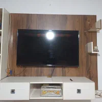 میز تی وی دیواری