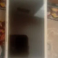 سلام.گوشی آیفون 5sهمراه با شارژر سالم و تمیز.