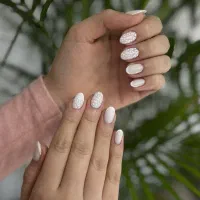 کاشت و ترمیم ناخن با ۵ سال سابقه کاری