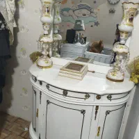 آینه و کنسول به همراه شمعدان ها