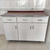 کمد فلزی پایه دار