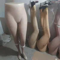 فروش مانکن پا و رگال و چوب رختی و لوازم لباس فروشی