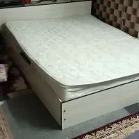 تخت دونفره و  دو کشو