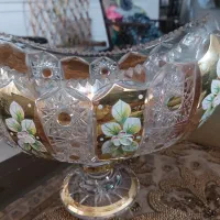 کلکسیون اشیای عتیقه طلا کوب شده با گلهای برجسته