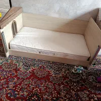 تخت کودک|تخت و صندلی بچه|اصفهان, ملاصدرا|دیوار