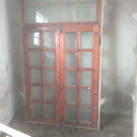 درب و پنجره های چوبی مستحکم و کابینت
