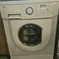 یک عدد لباسشوئی ال جی