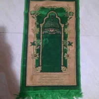تابلو وچند تا سجاده مخمل