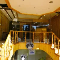 استخدام پذیرشگرخانم و آقا برای هتل آپارتمان