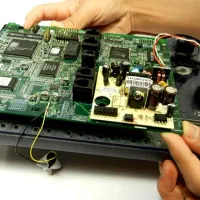 عیب یابی و تعمیرات تخصصی برد الکترونیکی