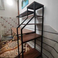 میز دکور و کامپیوتر