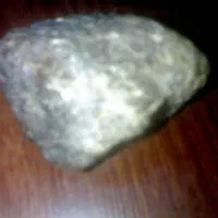 سنگ باجذب آهن ربا