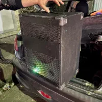 باند اسپیکر‌ بلوتوثی و فلش خور دارای سیستم صوتی