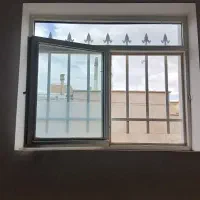 تعدادی وسایل خانه به فروش میرسد