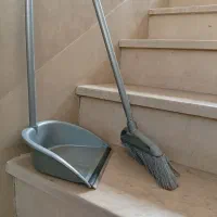 نظافت راه پله