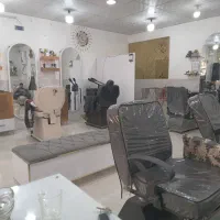 به دو نفر آرایشگر ماهر و مشتری دار نیازمندیم