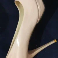 کفش پاشنه بلند برشکا کاملا نو