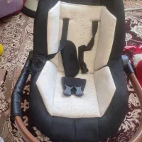کریر و آغوشی نوزاد