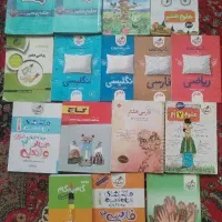 کتاب ها رو لازم ندارم با قیمت خیلی مناسب میفروشم