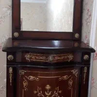 آینه کنسول معرق کاری شده براق و بوفه چوبی ۴طبقه