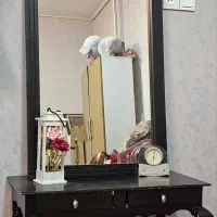 ایینه شمعدان. و کمد لباس