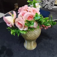 گل گلدان