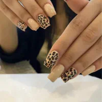 ترمیم ناخن وکاشت ناخن
