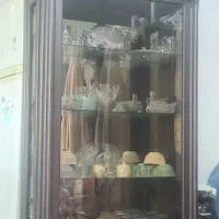 بوفه قهوه ای