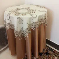میز خاطره چوبی سالم همراه با دو عدد روکش
