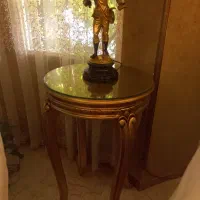 میز کنار سالنی
