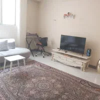 هم خونه خانم