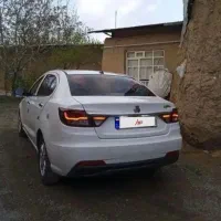 شاهین عروسک