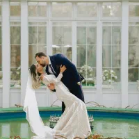 عکاسی و فیلمبرداری( عقد بله‌برون خیابانی عروسی )