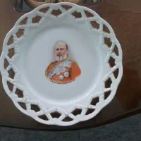 بشقابهای دیوارکوب قدیمی.