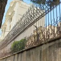 حفاظ روی دیوار