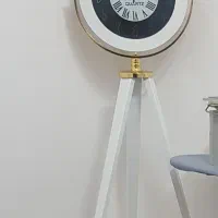 ساعت ایستاده