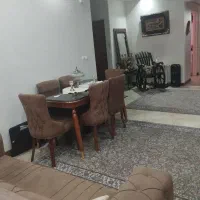مبل راحتی و میز نهارخوری