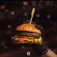 دستیار فست فود خانم