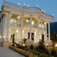 مالـک-برای-عروسـی-دخترش-میخواد-این-قـصرو-بفروشه