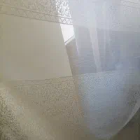 پرده کرم رنگ