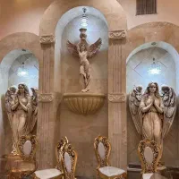 مجسمه تالاری. محوطه سازی تالار