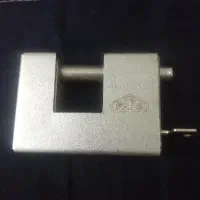 قفل کتابی در حد نو با ۲کلید