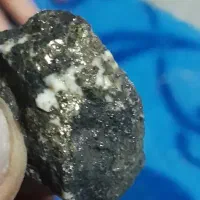 سنگین طلایی