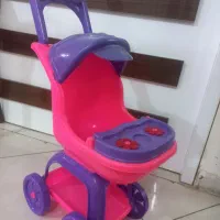 کالسکه و میز و سرویس ظروف بچه