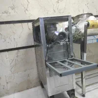 چرخ گوشت صنعتی و میز کار استیل وتخته کار