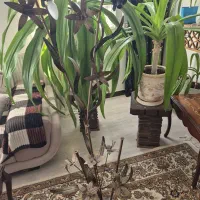 آباژور ایستاده سالم