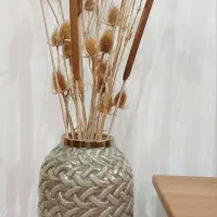 گلدان بلند با گل