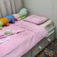 تخت و کمد کودک
