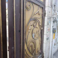 درب ورودی حیاط و پارکینگ