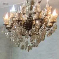 لوستر ۸ شاخه سالم.تمیز برنجی